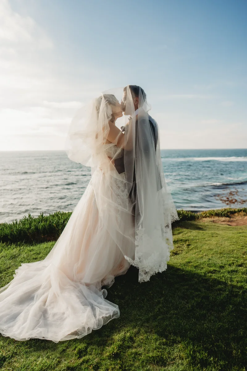 Wedding couple portrait at Cuvier Club, La Jolla